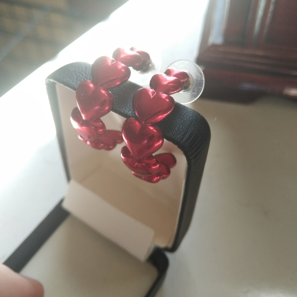 Vtg Avon Heart Hoops